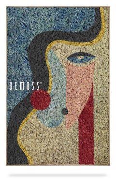 ein Gemälde einer Frau mit roter Nase und blauem Hintergrund mit der Aufschrift „Bemoss“., moosbild, mooswand, moos pflanzen, moos, moos deko, moos art